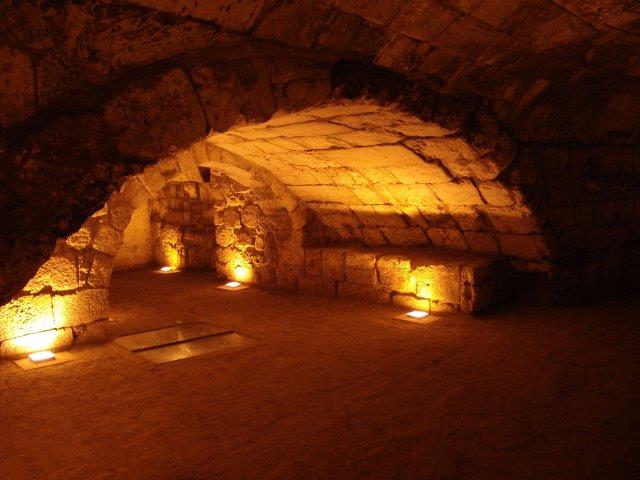 western-wall-tunnel-arch-jerusalem