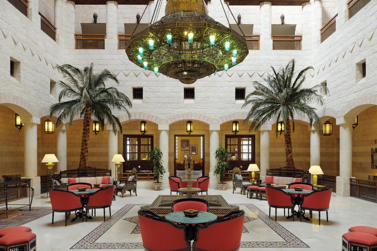 lobby-lounge-at-movenpick-petra
